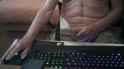 Snapshot of piavola chatting on June 27, 2026, 8:41 am piavola online show from June 27, 2026, 8:41 am
