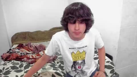 picaszomilos350 online show from November 26, 2025, 11:22 am