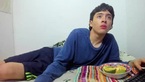 picaszomilos350 online show from April 3, 2026, 7:28 am