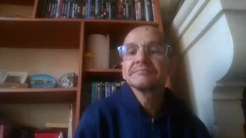 Snapshot of pichoun71 chatting on December 14, 2024, 8:34 am pichoun71 online show from December 14, 2024, 8:34 am
