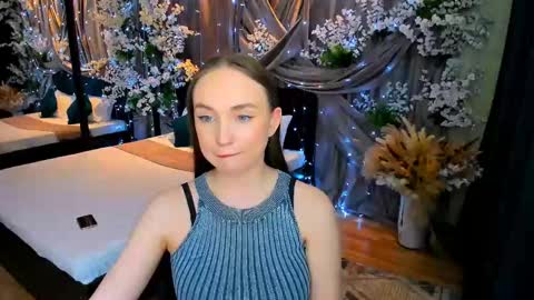 Emelie online show from March 3, 2025, 7:17 pm