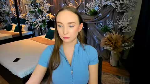 Emelie online show from March 7, 2025, 7:27 pm