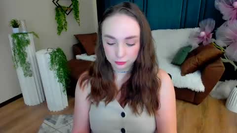 Emelie online show from May 13, 2026, 10:12 am