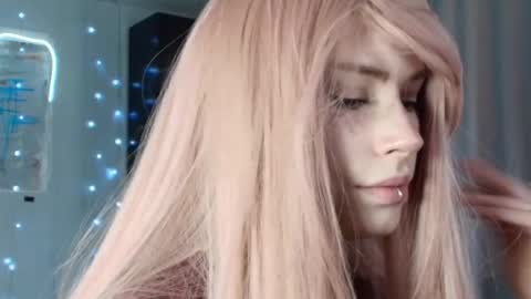 Snapshot of piera_ chatting on October 5, 2025, 9:18 am Piera online show from October 5, 2025, 9:18 am