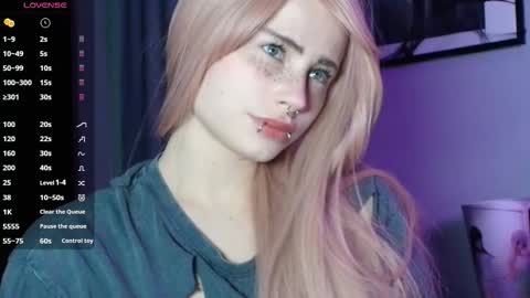 Snapshot of piera_ chatting on October 23, 2025, 7:01 pm Piera online show from October 23, 2025, 7:01 pm