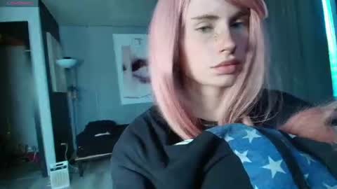 Snapshot of piera_ chatting on June 19, 2026, 3:33 am Piera online show from June 19, 2026, 3:33 am