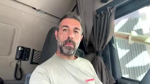 pierotu online show from November 4, 2025, 12:37 pm