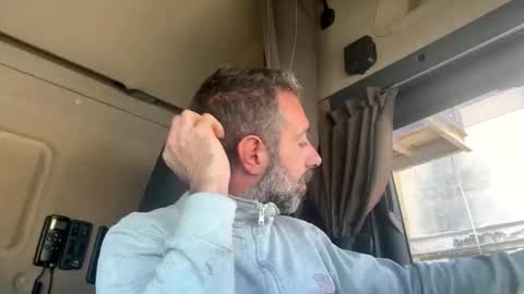 pierotu online show from November 5, 2025, 11:54 am