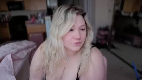 Piggy Rose online show from March 8, 2026, 5:39 pm