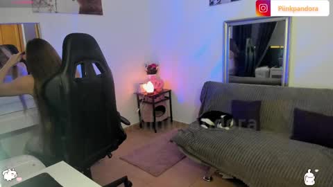 PiinkPandora online show from April 5, 2026, 8:17 pm