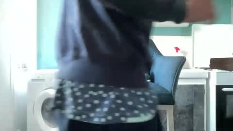 Pikafounes online show from April 13, 2026, 7:25 am