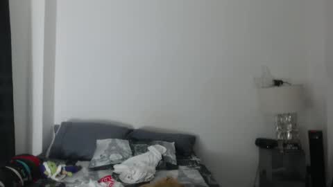 pikoro_gomez online show from December 11, 2024, 1:37 am