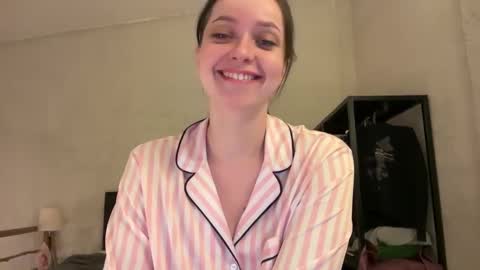 Trisha     online show from March 12, 2025, 11:42 am