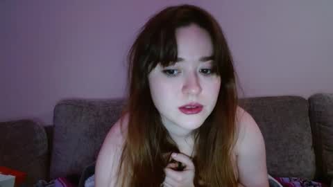 PilloGoddess online show from January 5, 2025, 1:36 pm