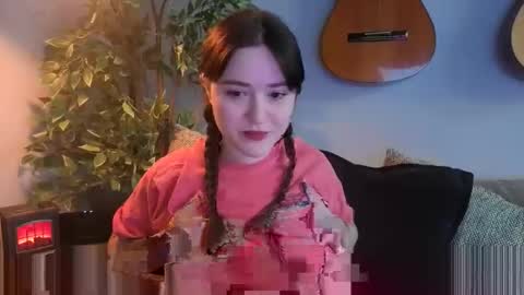 PilloGoddess online show from May 18, 2026, 6:19 am