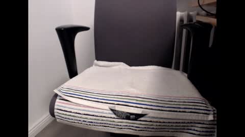 pimmel10 online show from December 15, 2024, 4:37 pm