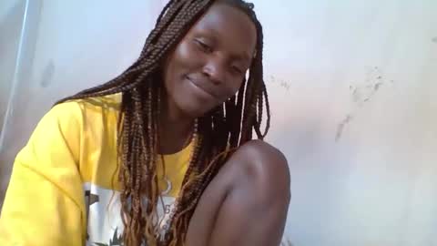 pinah1997 online show from May 10, 2026, 7:52 pm