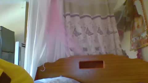 Snapshot of pinah1997 chatting on June 8, 2026, 10:04 am pinah1997 online show from June 8, 2026, 10:04 am