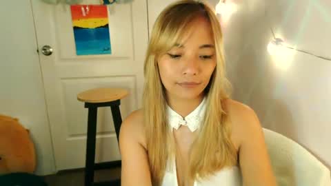 pinay beauty14 online show from March 4, 2025, 10:27 pm