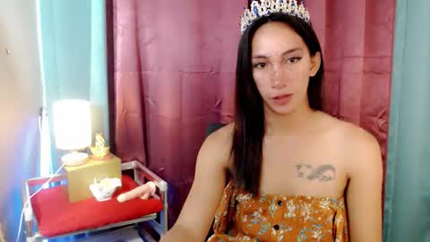 Snapshot of pinay_lucy chatting on April 28, 2026, 12:42 am lucyLove online show from April 28, 2026, 12:42 am