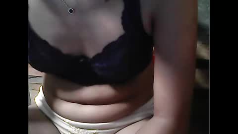 Snapshot of pinayhairyflower chatting on October 29, 2025, 9:49 pm Nica online show from October 29, 2025, 9:49 pm