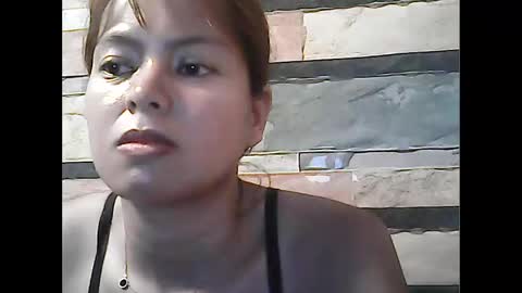 Snapshot of pinayhairyflower chatting on November 18, 2025, 6:34 pm Nica online show from November 18, 2025, 6:34 pm