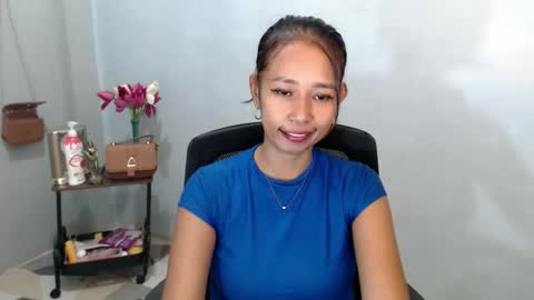pinaymorena_renelda online show from November 19, 2025, 3:06 am