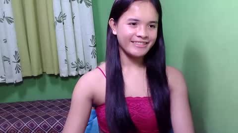 pinaymorena_rhowe online show from January 12, 2025, 1:37 pm