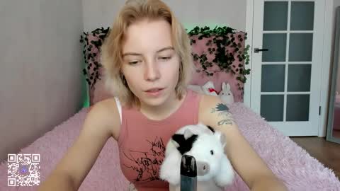 pink_lila18 online show from November 25, 2025, 8:25 am