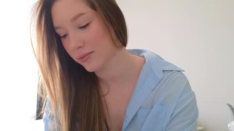 Snapshot of pink_rosee_ chatting on May 2, 2026, 3:22 am online show from May 2, 2026, 3:22 am