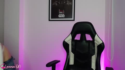 Snapshot of pinkcatlive chatting on December 17, 2024, 10:11 pm Emily online show from December 17, 2024, 10:11 pm