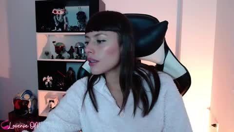 Snapshot of pinkcatlive chatting on March 5, 2025, 10:21 pm Emily online show from March 5, 2025, 10:21 pm