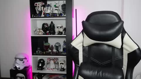 Snapshot of pinkcatlive chatting on February 1, 2026, 3:43 pm Emily online show from February 1, 2026, 3:43 pm