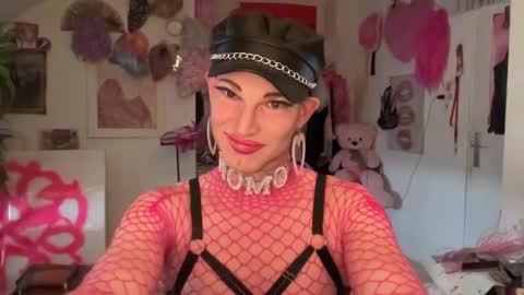 pinkfag online show from December 21, 2025, 1:18 pm