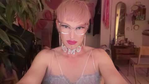 pinkfag online show from April 27, 2026, 6:39 pm