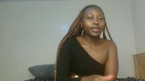 Snapshot of pinklover2003 chatting on May 15, 2026, 11:06 am Serena online show from May 15, 2026, 11:06 am