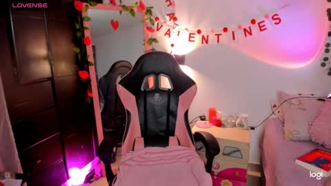 Sarah .. online show from February 15, 2025, 5:19 am