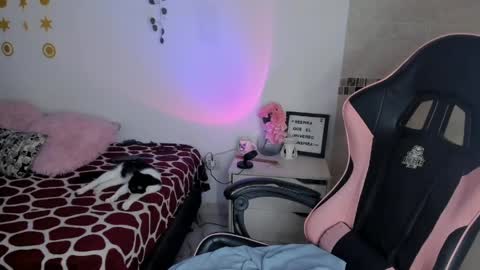 Snapshot of pinkpantherr_ chatting on April 20, 2026, 9:05 pm Sarah .. online show from April 20, 2026, 9:05 pm