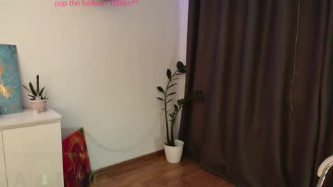 Snapshot of pinkperlita chatting on February 9, 2025, 9:37 am Perlita online show from February 9, 2025, 9:37 am