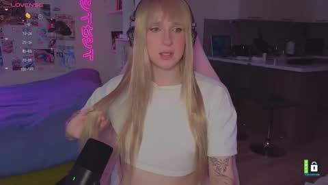 pinkvenom_ online show from March 7, 2026, 10:12 am