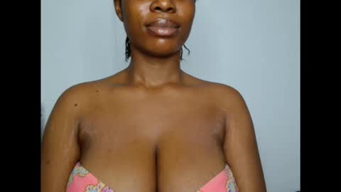 pinkxsugar online show from November 25, 2025, 9:04 pm