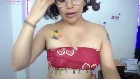 VIOLETA LOPEZ online show from July 5, 2026, 4:19 am