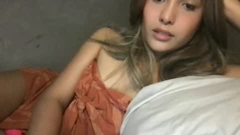 Snapshot of pinky_skylar chatting on July 6, 2026, 3:25 am taylor-dont forget to follow and give thumps up online show from July 6, 2026, 3:25 am
