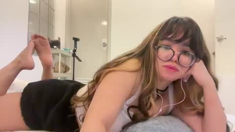 Snapshot of pinkyrosexx chatting on July 23, 2026, 9:57 pm Rose online show from July 23, 2026, 9:57 pm
