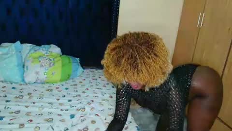 Pinky online show from December 4, 2024, 1:47 am