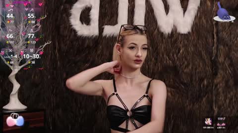 Pinky online show from January 9, 2025, 8:22 pm