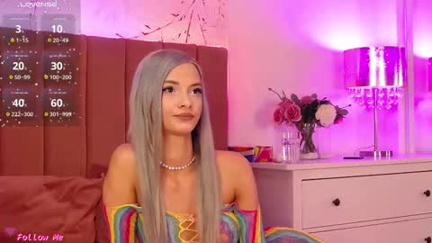 Pinky online show from September 19, 2025, 4:51 pm