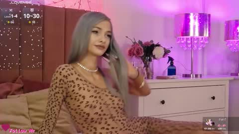 Pinky online show from September 20, 2025, 6:42 pm