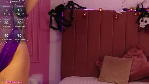 Pinky online show from October 28, 2025, 8:00 pm