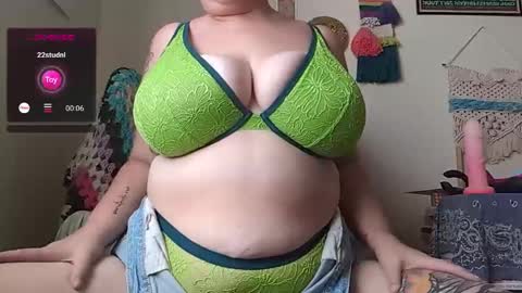 Em online show from December 28, 2024, 9:51 pm